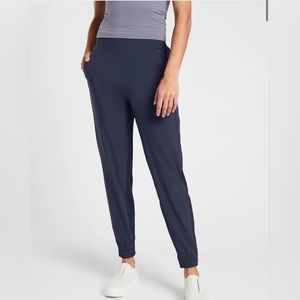 NWT Athleta Brooklyn Jogger Size 2 Navy